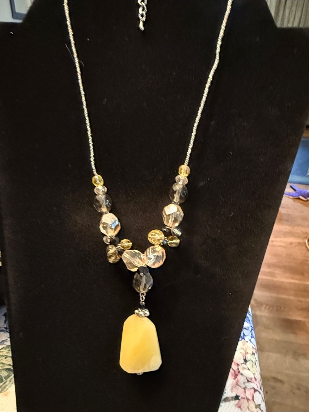 Yellow Pendant Bead Necklace - Elegant Women's Jewelry